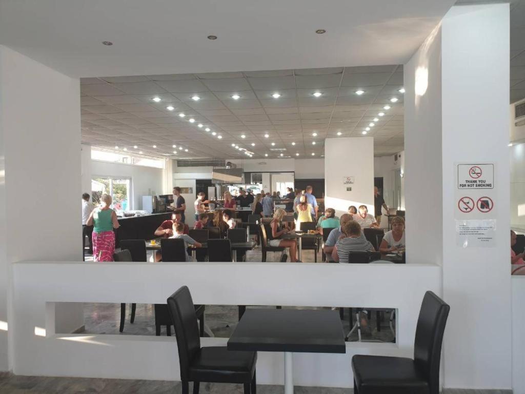 Porto Plazza Hotel แอร์ซอนิสซอส ภายนอก รูปภาพ