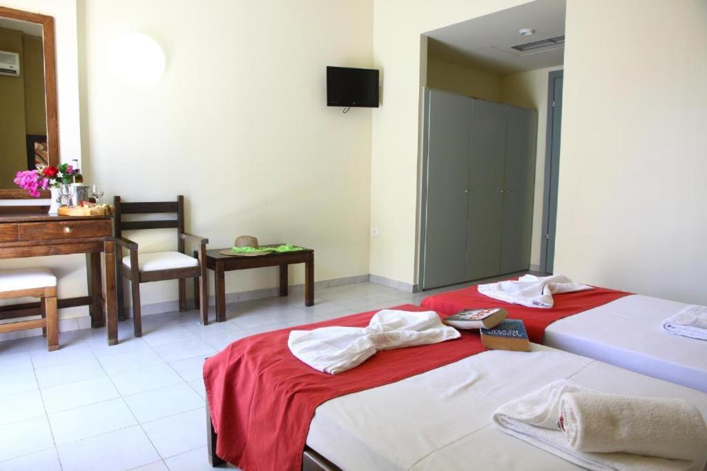 Porto Plazza Hotel แอร์ซอนิสซอส ภายนอก รูปภาพ