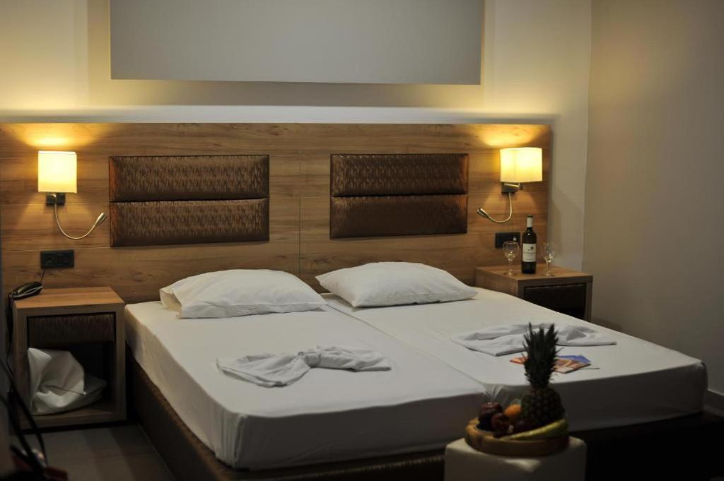 Porto Plazza Hotel แอร์ซอนิสซอส ภายนอก รูปภาพ