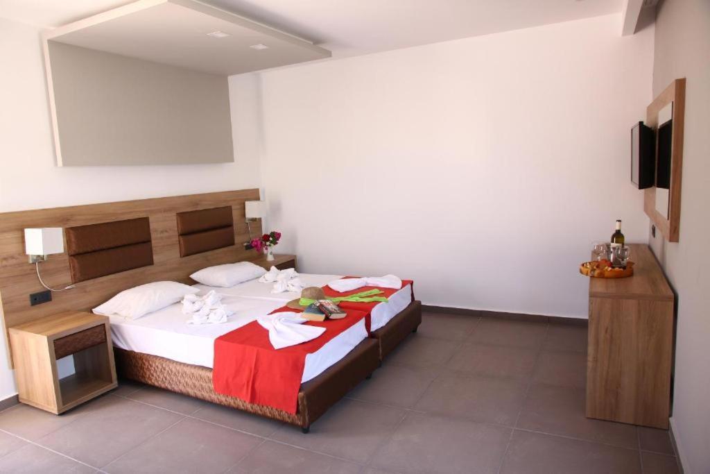 Porto Plazza Hotel แอร์ซอนิสซอส ภายนอก รูปภาพ